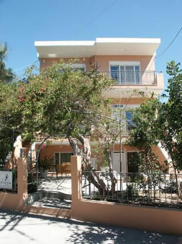 Poseidon Studios & Apartments Palaiochora Exterior photo