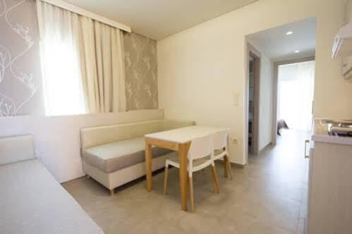 Poseidon Studios & Apartments Palaiochora Exterior photo